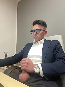 masterboss  online show from April 1, 2026, 12:06 pm