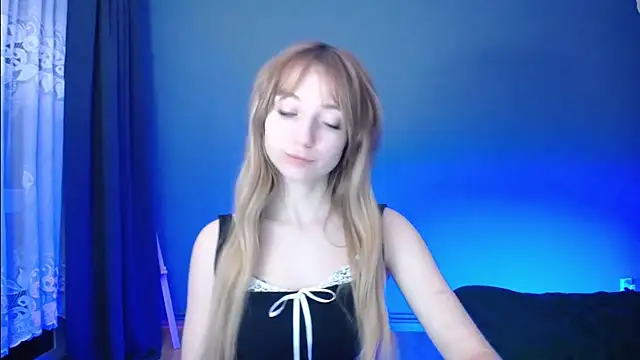 Snapshot of LuciaYoung chatting on February 27, 2025, 10:31 pm LuciaYoung online show from February 27, 2025, 10:31 pm