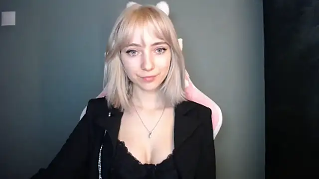 LuciaYoung online show from March 21, 2026, 8:24 pm