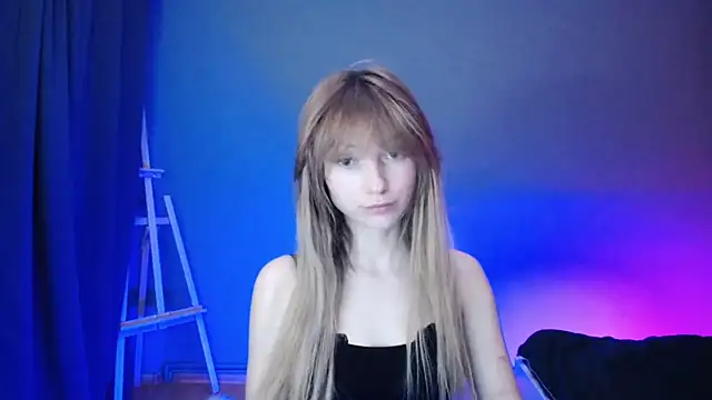 Snapshot of LuciaYoung chatting on March 6, 2025, 10:36 pm LuciaYoung online show from March 6, 2025, 10:36 pm