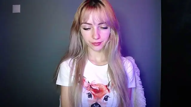 LuciaYoung online show from December 20, 2025, 7:33 am