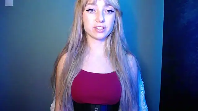 LuciaYoung online show from October 23, 2025, 6:28 pm