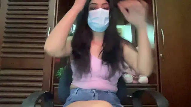 Snapshot of Princess_Lily chatting on December 14, 2025, 4:45 pm Princess Lily online show from December 14, 2025, 4:45 pm