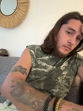 Snapshot of raymon616 chatting on February 8, 2026, 7:44 pm raymon616 online show from February 8, 2026, 7:44 pm