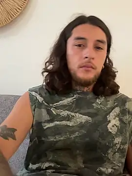 Snapshot of raymon616 chatting on February 7, 2026, 7:22 pm raymon616 online show from February 7, 2026, 7:22 pm