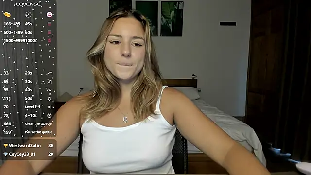 ThreeshaWhite online show from June 3, 2026, 5:52 am