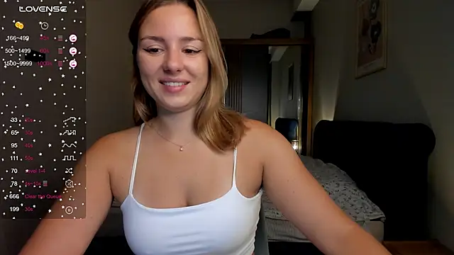 Snapshot of ThreeshaWhite chatting on September 11, 2025, 4:56 am ThreeshaWhite online show from September 11, 2025, 4:56 am