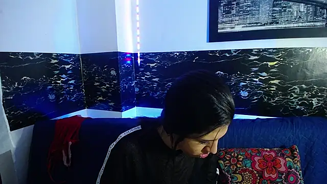 Snapshot of colombianmilf_ chatting on December 17, 2025, 10:59 pm colombianmilf online show from December 17, 2025, 10:59 pm