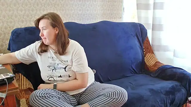 franceska blue online show from October 28, 2025, 10:58 am