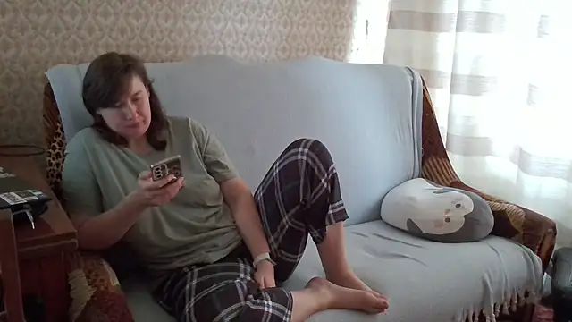 franceska blue online show from November 22, 2025, 10:47 am