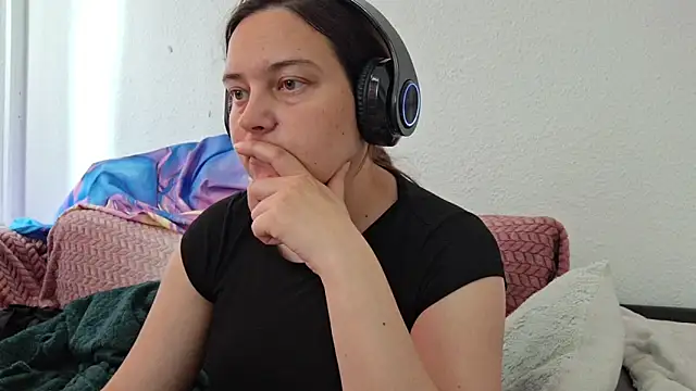 Cyndee Winter online show from June 9, 2026, 2:18 pm