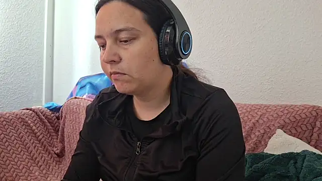 Cyndee Winter online show from June 10, 2026, 3:46 pm