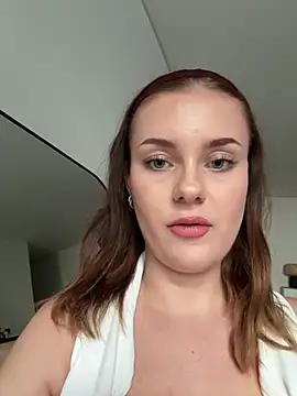 MaribelRiver online show from August 5, 2026, 4:45 pm