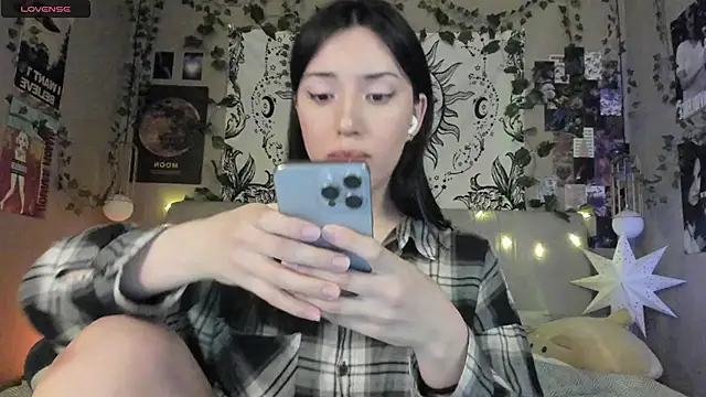 Snapshot of Anisawithlove chatting on March 13, 2025, 6:56 pm Anisawithlove online show from March 13, 2025, 6:56 pm