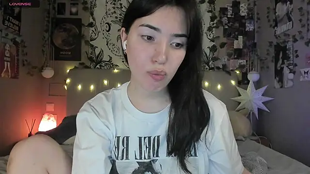 Snapshot of Anisawithlove chatting on March 10, 2025, 4:25 pm Anisawithlove online show from March 10, 2025, 4:25 pm