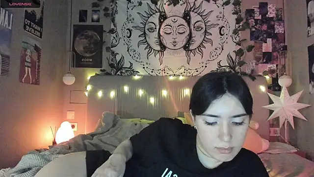 Snapshot of Anisawithlove chatting on February 6, 2025, 10:32 pm Anisawithlove online show from February 6, 2025, 10:32 pm