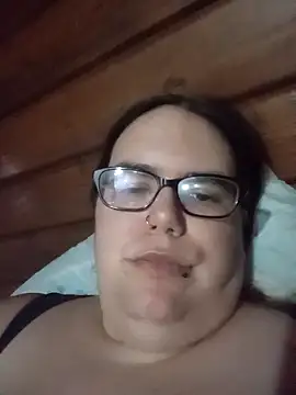 gatitabuena-90 online show from April 9, 2026, 9:32 pm