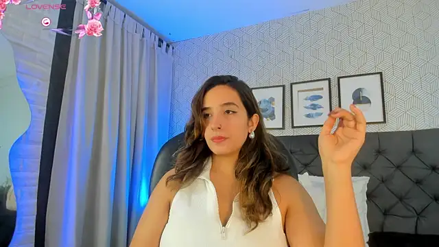 Snapshot of emma__smith1 chatting on March 11, 2025, 1:34 pm emma smith1 online show from March 11, 2025, 1:34 pm