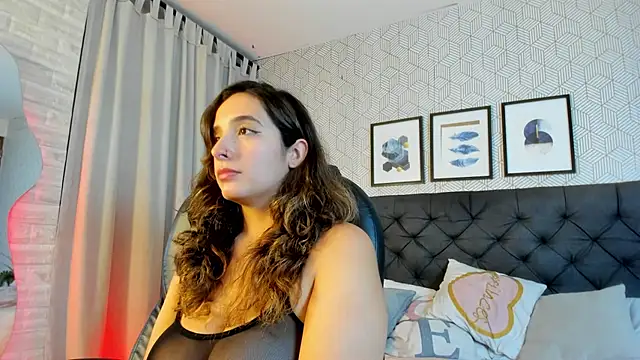 Snapshot of emma__smith1 chatting on February 20, 2025, 3:41 pm emma smith1 online show from February 20, 2025, 3:41 pm