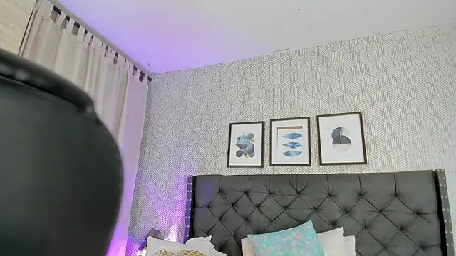 Snapshot of emma__smith1 chatting on March 20, 2025, 7:04 pm emma smith1 online show from March 20, 2025, 7:04 pm