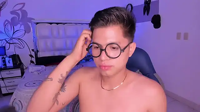 Niicky1  online show from February 13, 2025, 12:35 am