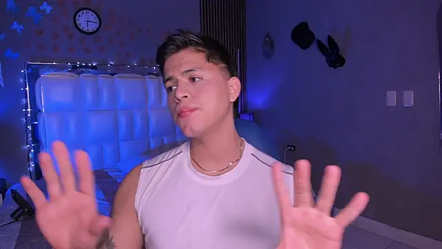 Niicky1  online show from November 4, 2025, 1:59 pm