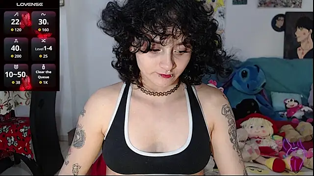 kitty22  online show from November 26, 2025, 1:33 pm