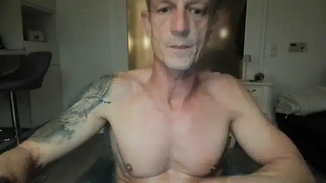 Snapshot of dirks71 chatting on December 2, 2025, 6:31 pm dirks71 online show from December 2, 2025, 6:31 pm