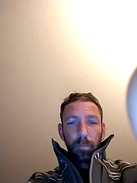 Treemandude online show from December 2, 2025, 1:28 am