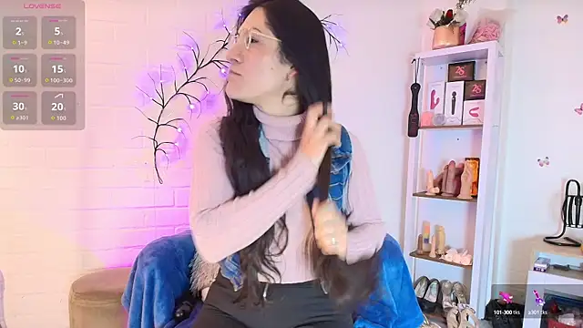 Rapunzeell  online show from September 22, 2025, 4:13 pm