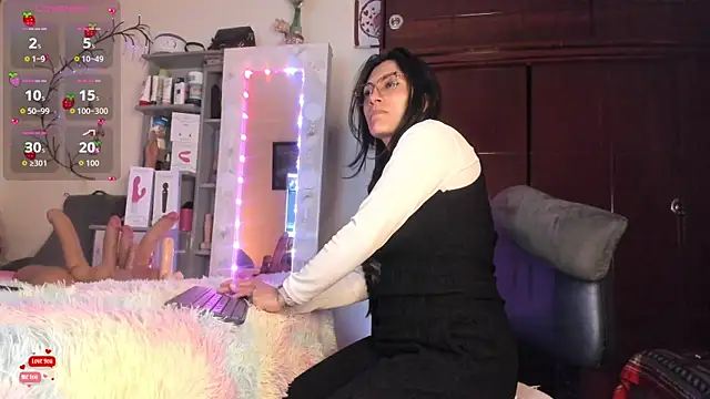 Snapshot of Rapunzeell_ chatting on March 20, 2026, 11:28 pm Rapunzeell online show from March 20, 2026, 11:28 pm