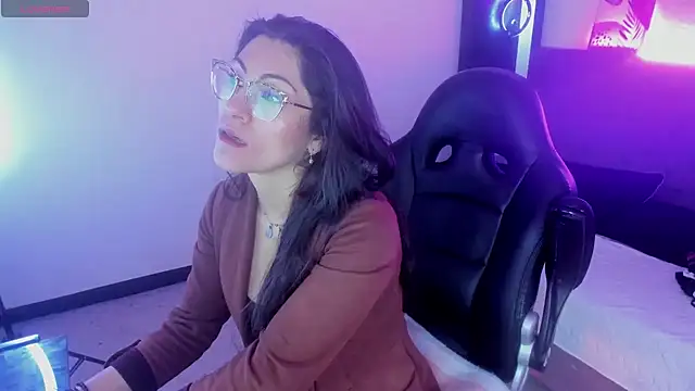 Rapunzeell  online show from January 7, 2026, 1:27 pm