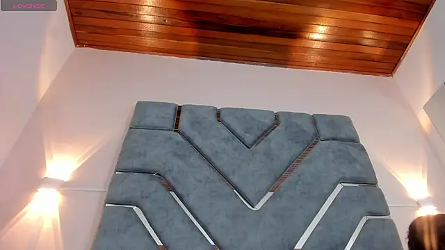 Snapshot of LucciaPorter chatting on February 19, 2026, 1:19 pm LucciaPorter online show from February 19, 2026, 1:19 pm