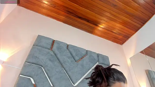 LucciaPorter online show from January 6, 2026, 9:19 pm