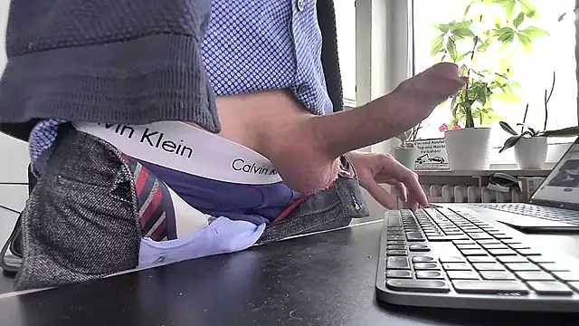 sperma tributes online show from March 17, 2025, 7:57 am