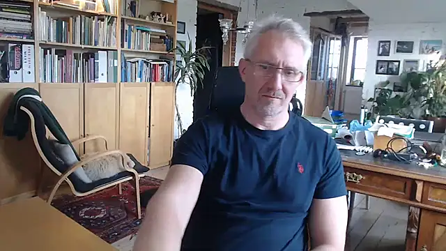 tom-swede online show from December 2, 2025, 12:07 pm