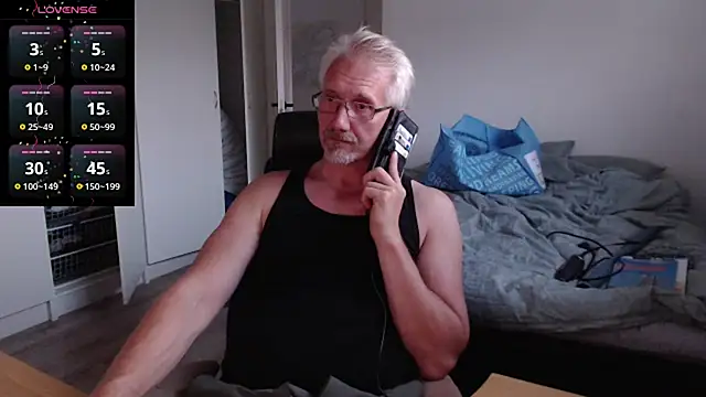 Snapshot of tom-swede chatting on July 13, 2026, 7:35 pm tom-swede online show from July 13, 2026, 7:35 pm