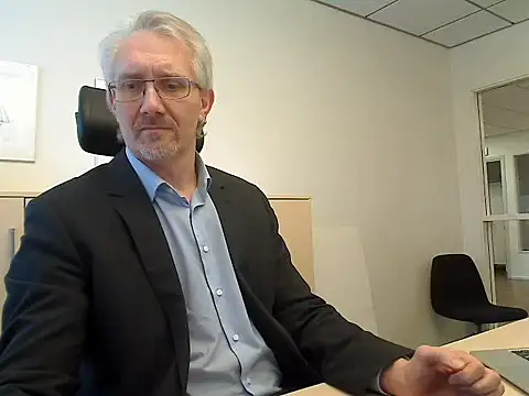 Snapshot of tom-swede chatting on April 13, 2026, 3:27 pm tom-swede online show from April 13, 2026, 3:27 pm