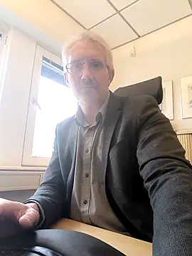 tom-swede online show from October 21, 2025, 2:49 pm