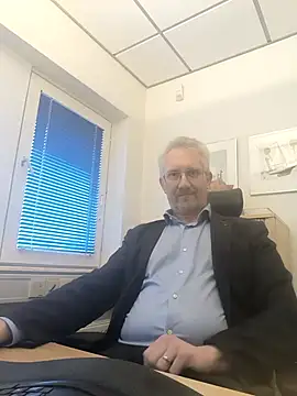 tom-swede online show from March 11, 2025, 3:45 pm