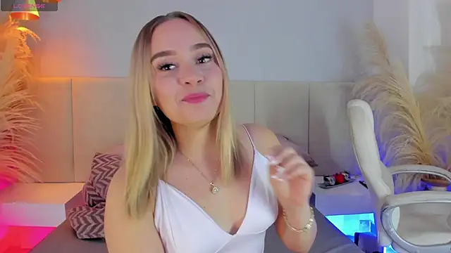 sofia pamela online show from February 28, 2026, 7:13 pm