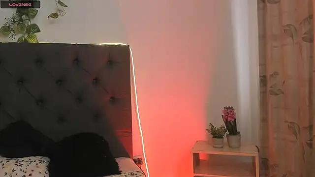 lanna bx online show from February 26, 2026, 8:20 pm