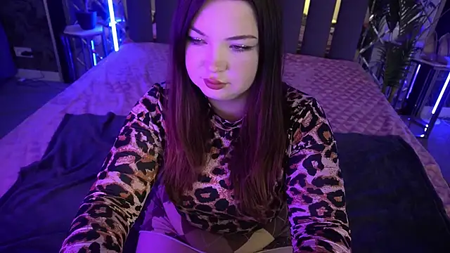 RosieMoons online show from November 14, 2025, 8:34 pm