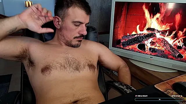 Snapshot of officeman7 chatting on February 18, 2026, 3:30 pm officeman7 online show from February 18, 2026, 3:30 pm