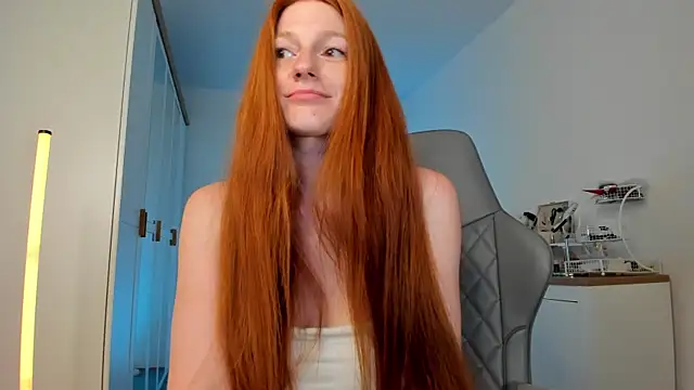 Aliceginger99 online show from June 26, 2026, 1:39 pm