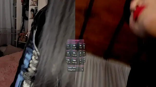 Snapshot of Nikole66_ chatting on March 21, 2025, 4:06 am Nikole66 online show from March 21, 2025, 4:06 am