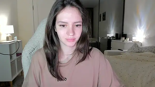 Sonia moon  online show from October 21, 2025, 2:44 am