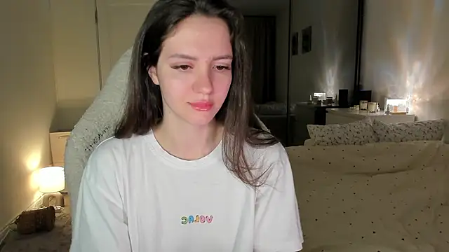 Sonia moon  online show from October 13, 2025, 2:24 am