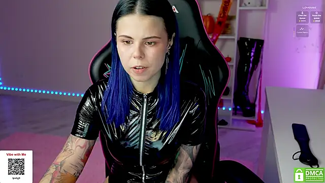 Latex Kitty online show from October 29, 2025, 3:11 pm