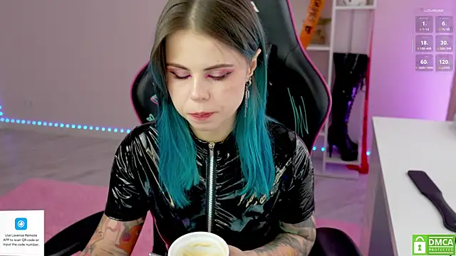 Latex Kitty online show from October 21, 2025, 10:03 am